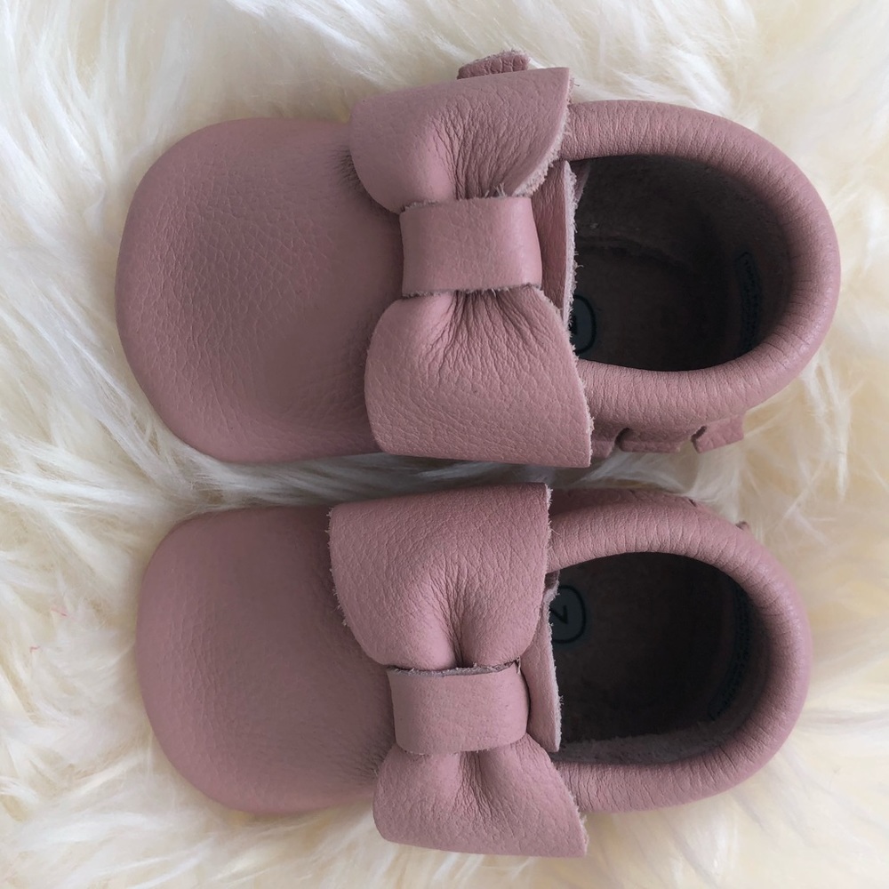 Coral Pear Moccasins Baby Girl - Soft Pink